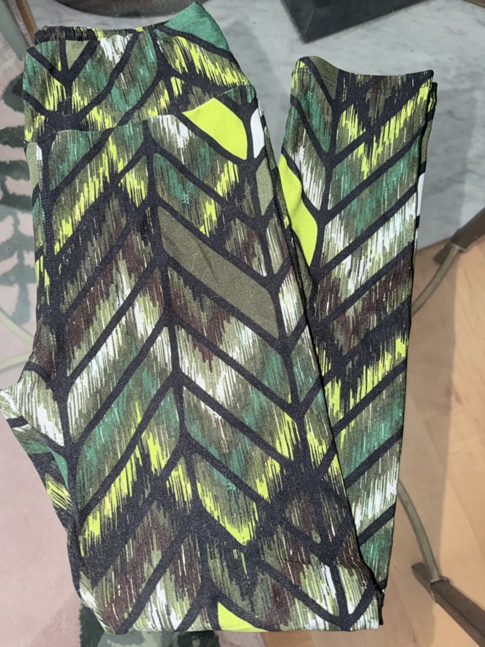 LuLaRoe Green Yellow Black Chevron Leggings